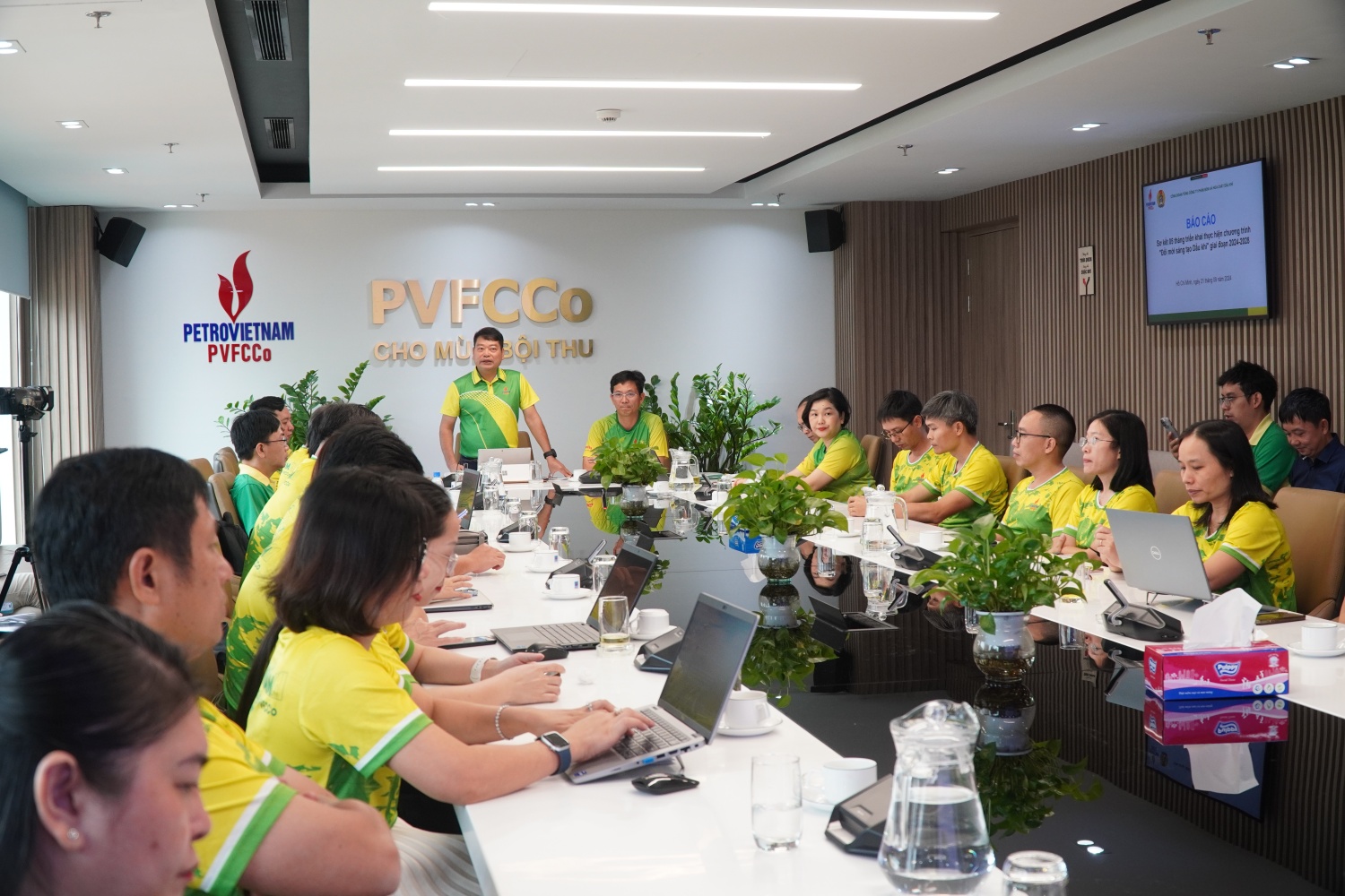 Gần 6 vạn người lao động Dầu khí làm thêm ngày thứ Bảy để hỗ trợ đồng bào bị thiệt hại do thiên tai
